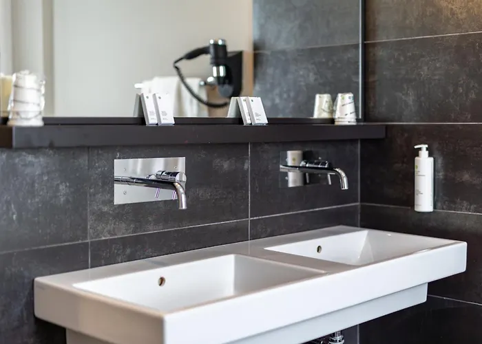 H2c Milanofiori Szálloda 4*